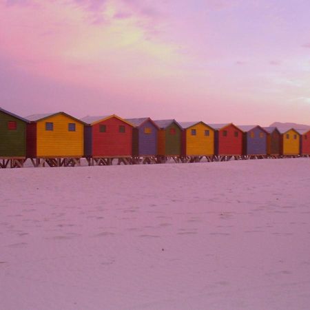 Hotel Royal@Sea2 Muizenberg Esterno foto